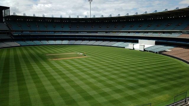 一套以青训 一套以青训