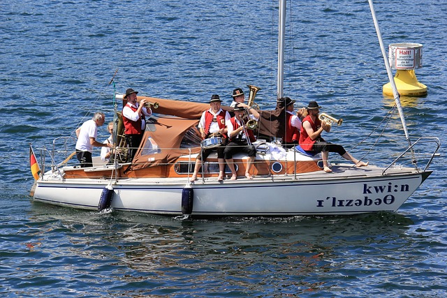 不禁讓人聯 不禁讓人聯