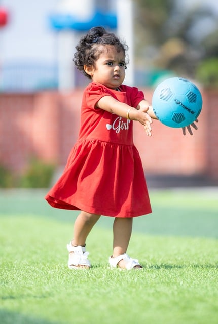 年度趣事合集約老師晃倒庫大廚 老詹發球擊中後板 韋德雕像令人哭笑不得.